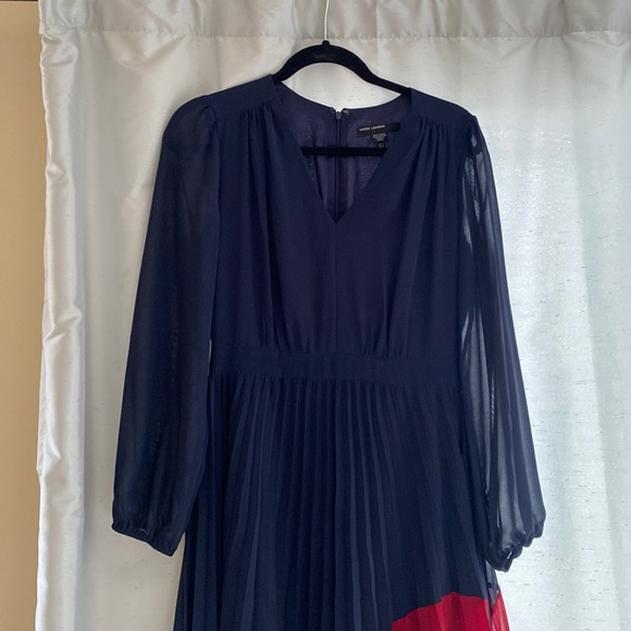 EUC Like New Maggy London Colorblock Navy and Red Pleated Midi Dress, Size 4 - Picture 4 of 7
